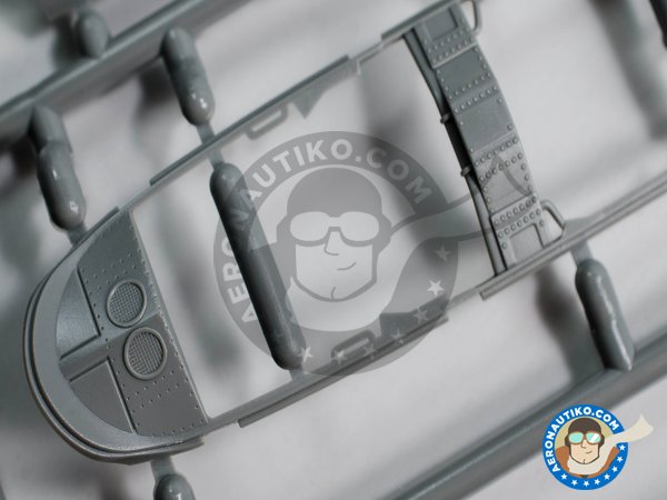 Image 2: F-15E Strike Eagle | Airplane kit in 1/48 scale manufactured by Great Wall Hobby (ref. L4822)