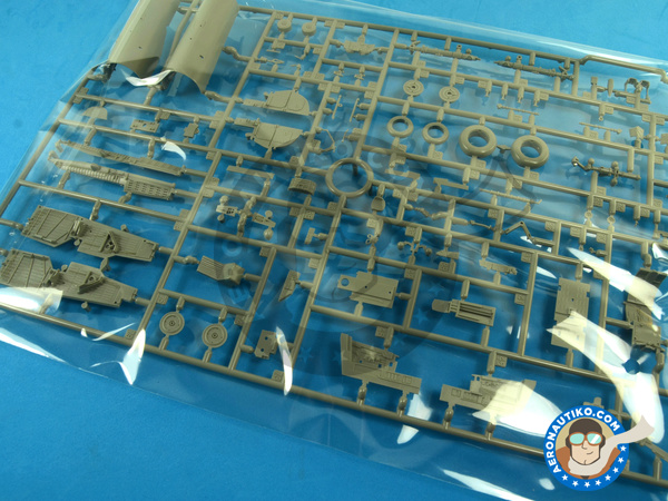 Image 7: Mikoyan MiG-29 Fulcrum 9-12 Late type | Airplane kit in 1/48 scale manufactured by Great Wall Hobby (ref. S4801)