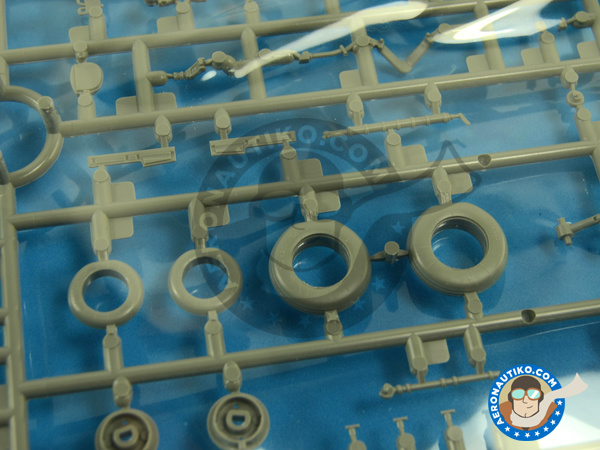 Image 11: Mikoyan MiG-29 Fulcrum 9-12 Late type | Airplane kit in 1/48 scale manufactured by Great Wall Hobby (ref. S4801)