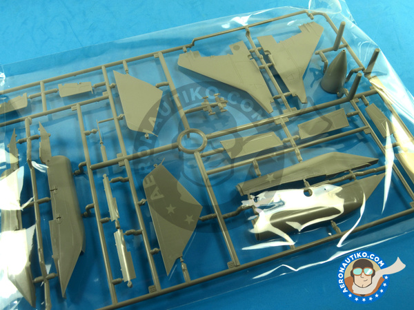 Image 13: Mikoyan MiG-29 Fulcrum 9-12 Late type | Airplane kit in 1/48 scale manufactured by Great Wall Hobby (ref. S4801)