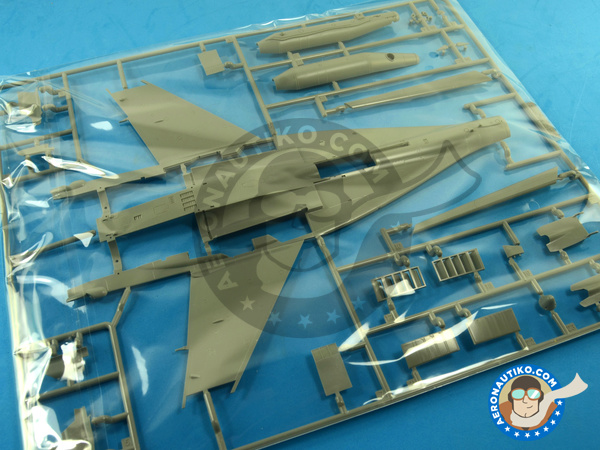 Image 15: Mikoyan MiG-29 Fulcrum 9-12 Late type | Airplane kit in 1/48 scale manufactured by Great Wall Hobby (ref. S4801)