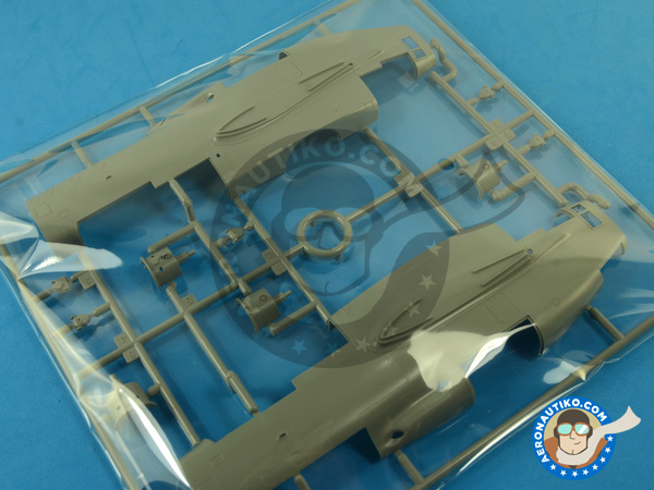 Image 2: Northrop P-61 Black Widow B Last Down | Airplane kit in 1/48 scale manufactured by Great Wall Hobby (ref. S4802)