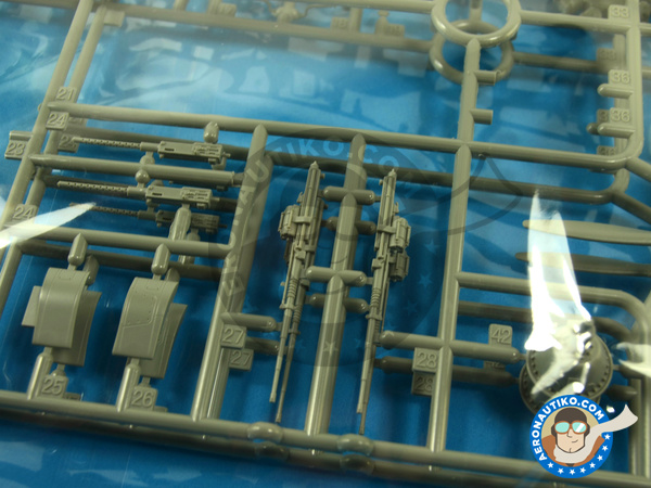 Image 5: Northrop P-61 Black Widow B Last Down | Airplane kit in 1/48 scale manufactured by Great Wall Hobby (ref. S4802)