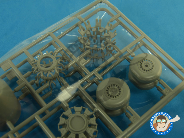 Image 7: Northrop P-61 Black Widow B Last Down | Airplane kit in 1/48 scale manufactured by Great Wall Hobby (ref. S4802)