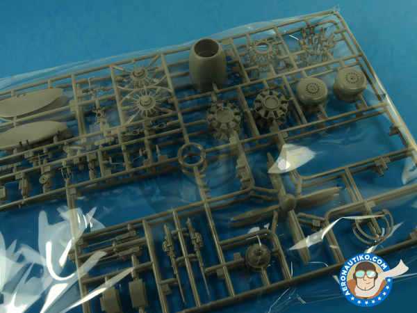 Image 8: Northrop P-61 Black Widow B Last Down | Airplane kit in 1/48 scale manufactured by Great Wall Hobby (ref. S4802)