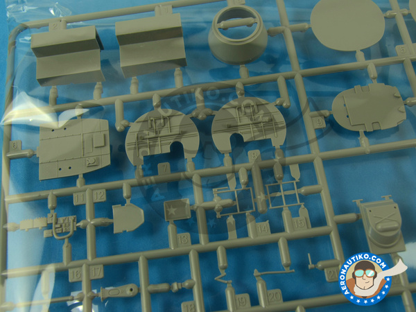 Image 15: Northrop P-61 Black Widow B Last Down | Airplane kit in 1/48 scale manufactured by Great Wall Hobby (ref. S4802)