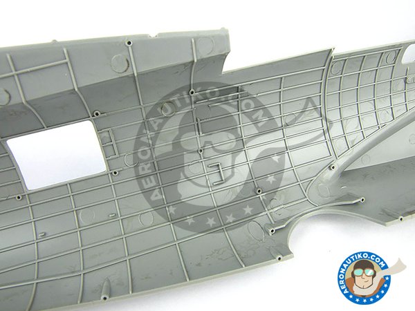 Image 3: B-17 E/F Flying Fortress | Maqueta de avión en escala 1/32 fabricado por HK Models (ref. 01E05)