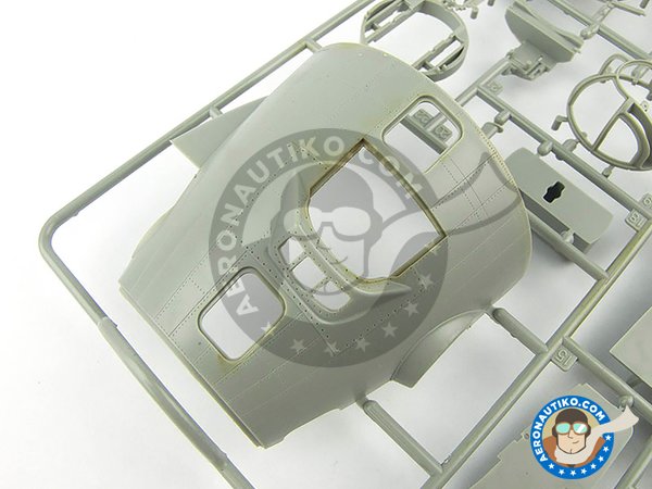 Image 6: B-17 E/F Flying Fortress | Maqueta de avión en escala 1/32 fabricado por HK Models (ref. 01E05)