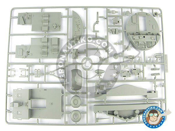 Image 11: B-17 E/F Flying Fortress | Maqueta de avión en escala 1/32 fabricado por HK Models (ref. 01E05)