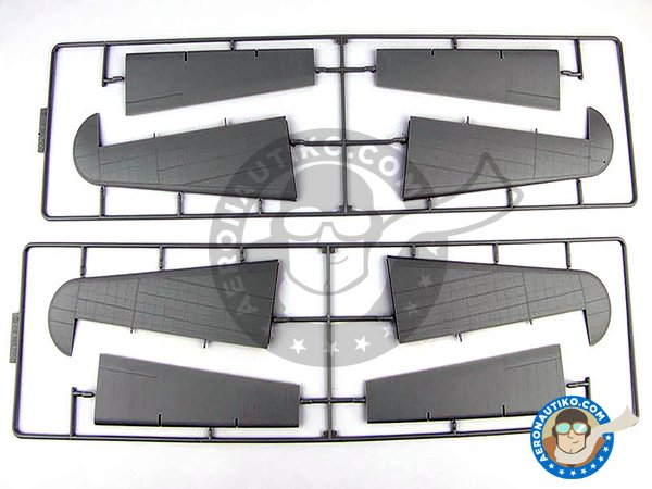 Image 15: B-17 E/F Flying Fortress | Maqueta de avión en escala 1/32 fabricado por HK Models (ref. 01E05)