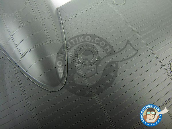 Image 17: B-17 E/F Flying Fortress | Maqueta de avión en escala 1/32 fabricado por HK Models (ref. 01E05)