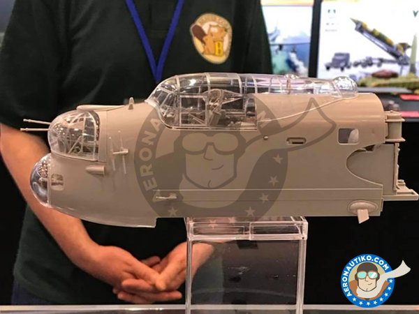 Image 1: Avro Lancaster B.Mk.I | Airplane kit in 1/32 scale manufactured by HK Models (ref. 01E10)