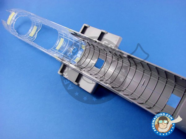 Image 3: Avro Lancaster B.Mk.I | Airplane kit in 1/32 scale manufactured by HK Models (ref. 01E10)