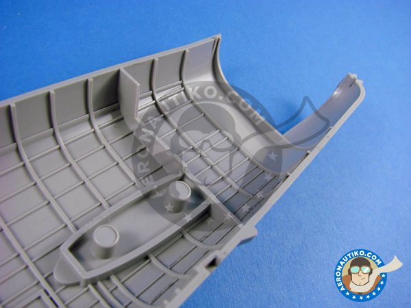 Image 6: Avro Lancaster B.Mk.I | Airplane kit in 1/32 scale manufactured by HK Models (ref. 01E10)