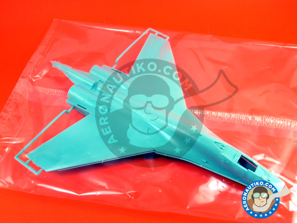 Image 1: Sukhoi Su-35 Flanker S | Airplane kit in 1/72 scale manufactured by Hasegawa (ref. 01574)