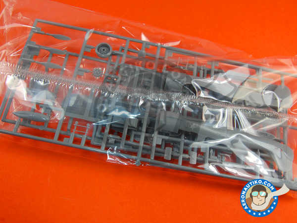 Image 6: Focke-Wulf Fw 190 Würger A-8 w / Bv 246 Hagelkorn | Airplane kit in 1/72 scale manufactured by Hasegawa (ref. 01984)