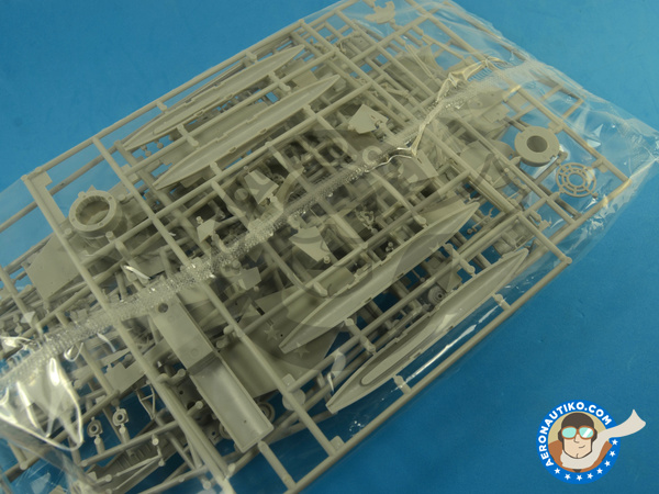 Image 1: Lockheed F-104 Starfighter C | Airplane kit in 1/48 scale manufactured by Hasegawa (ref. 07219)