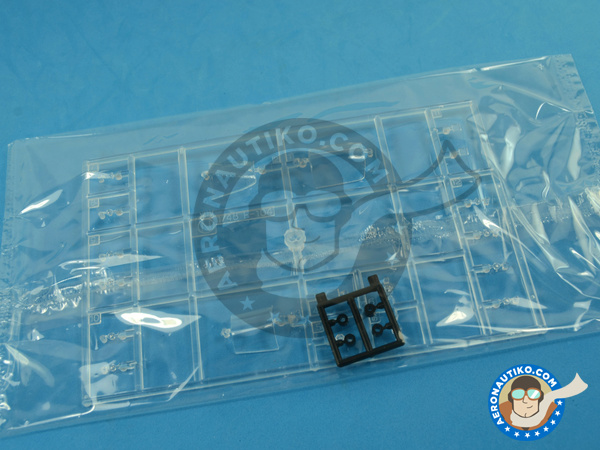 Image 4: Lockheed F-104 Starfighter C | Airplane kit in 1/48 scale manufactured by Hasegawa (ref. 07219)