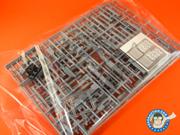 Image 2: McDonnell Douglas F-15 Eagle E | Maqueta de avión en escala 1/48 fabricado por Hasegawa (ref. 07318)