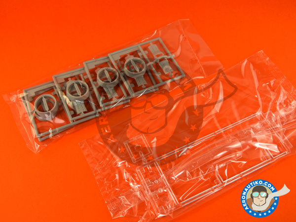 Image 5: McDonnell Douglas F-15 Eagle E | Maqueta de avión en escala 1/48 fabricado por Hasegawa (ref. 07318)