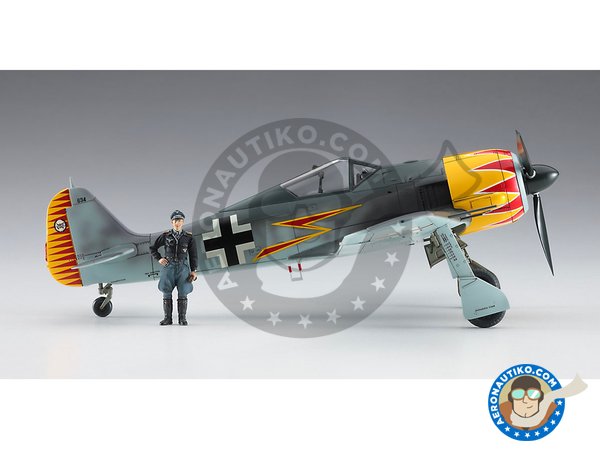 Image 2: Focke-Wulf FW190A-4 "Graf" w/FIGURE | Airplane kit in 1/48 scale manufactured by Hasegawa (ref. 07492)