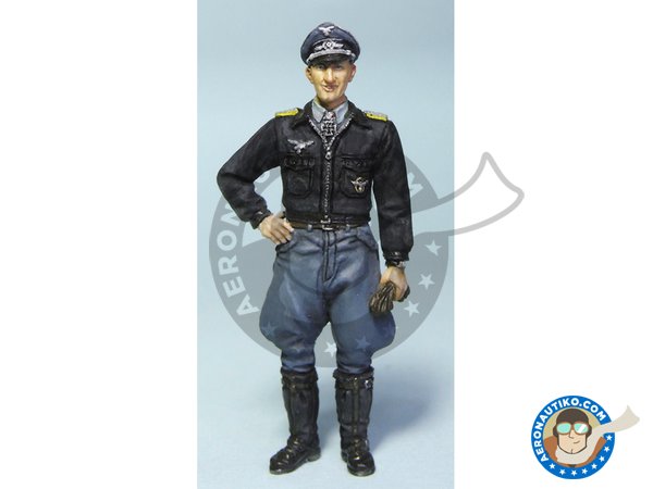 Image 3: Focke-Wulf FW190A-4 "Graf" w/FIGURE | Airplane kit in 1/48 scale manufactured by Hasegawa (ref. 07492)