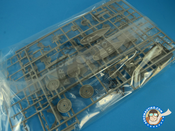 Image 5: Focke-Wulf Fw 190 Würger A-7 JG1 | Airplane kit in 1/32 scale manufactured by Hasegawa (ref. 08217)