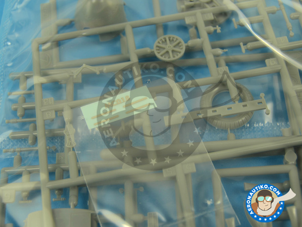 Image 4: Messerschmitt Bf 109 F-4 Priller | Airplane kit in 1/32 scale manufactured by Hasegawa (ref. 08221)