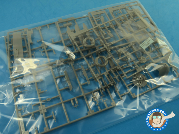 Image 5: Messerschmitt Bf 109 F-4 Priller | Airplane kit in 1/32 scale manufactured by Hasegawa (ref. 08221)