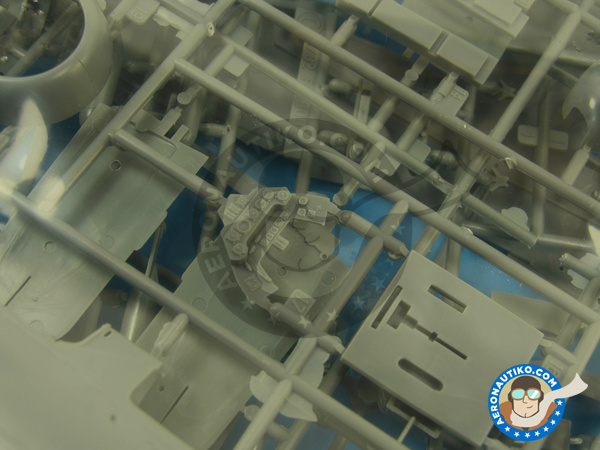 Image 4: Focke-Wulf Fw 190 Würger D-9 Jabo | Airplane kit in 1/32 scale manufactured by Hasegawa (ref. 08223)