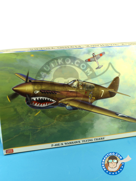 Curtiss P-40 Warhawk E / K | Airplane kit in 1/32 scale manufactured by Hasegawa (ref. 08226) image