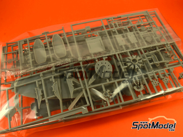 Image 6: Republic P-47 Thunderbolt D | Airplane kit in 1/48 scale manufactured by Hasegawa (ref. 09968)