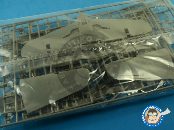 Image 5: Bell P-39 Airacobra Q | Airplane kit in 1/48 scale manufactured by Hasegawa (ref. 09974)