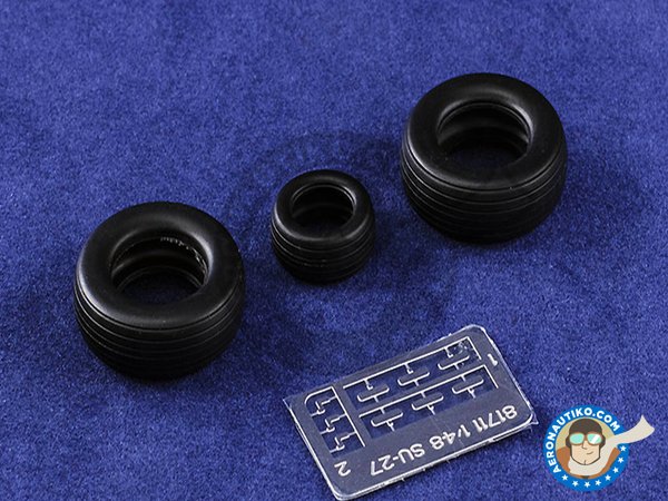 Image 4: Su-27 Flanker Early Version | Airplane kit in 1/48 scale manufactured by Hobby Boss (ref. 81712)