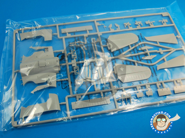 Image 7: Grumman F6F Hellcat 5N | Airplane kit in 1/48 scale manufactured by Hobby Boss (ref. HBOSS-80341)