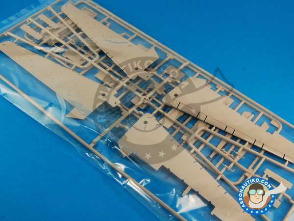 Image 6: General Dynamics F-111 Aardvark A | Airplane kit in 1/48 scale manufactured by Hobby Boss (ref. HBOSS-80348)