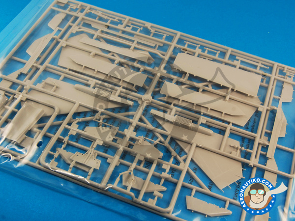 Image 9: General Dynamics F-111 Aardvark A | Airplane kit in 1/48 scale manufactured by Hobby Boss (ref. HBOSS-80348)