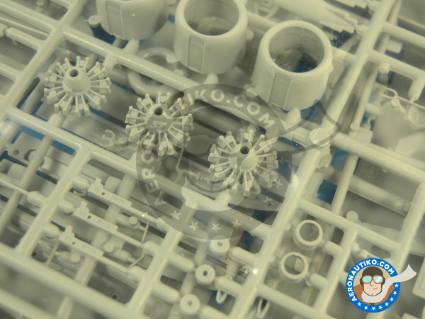 Image 4: CANT Z.506 Airone | Airplane kit in 1/72 scale manufactured by Italeri (ref. 1360)