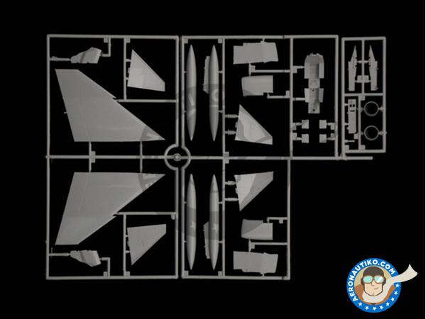 Image 3: McDonnell Douglas F-4 Phantom II C / D / J | Maqueta de avión en escala 1/72 fabricado por Italeri (ref. 1373)