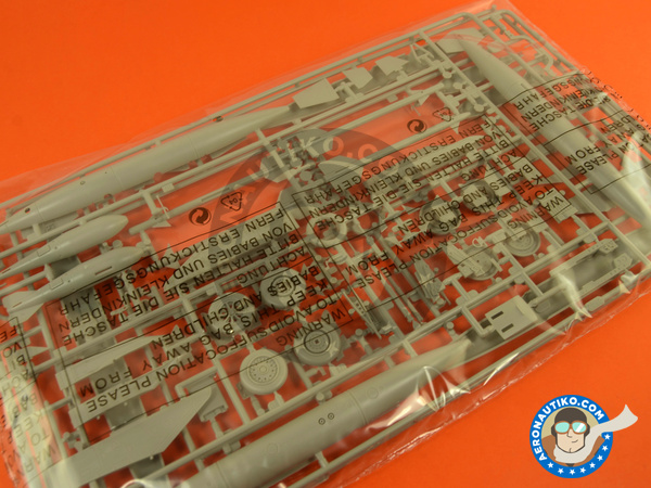 Image 2: Lockheed F-104 Starfighter A / C | Airplane kit in 1/32 scale manufactured by Italeri (ref. 2504)