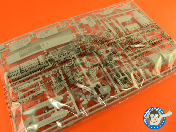 Image 5: Lockheed F-104 Starfighter A / C | Airplane kit in 1/32 scale manufactured by Italeri (ref. 2504)