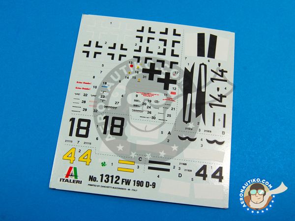 Image 4: Focke-Wulf Fw 190 Würger D-9 | Maqueta de avión en escala 1/72 fabricado por Italeri (ref. ITA1312)