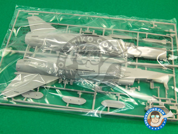 Image 13: Dassault Mirage F1 C | Airplane kit in 1/48 scale manufactured by Italeri (ref. ITA2695)