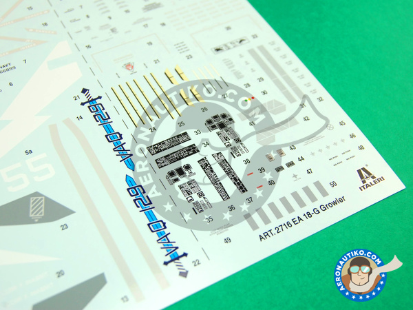 Image 12: McDonnell Douglas F/A-18 Hornet G Growler | Maqueta de avión en escala 1/48 fabricado por Italeri (ref. ITA2716)