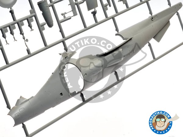 Image 2: T-Harrier. Harrier T2/T2A/T2N/T4/T4N/T8 Two Seater Trainer | Airplane kit in 1/48 scale manufactured by Kinetic Model Kits (ref. K48040)