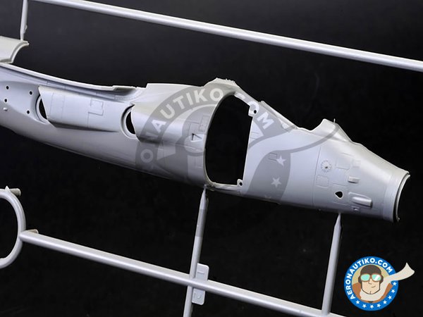 Image 1: British Aerospace Sea Harrier FA2 | Airplane kit in 1/48 scale manufactured by Kinetic Model Kits (ref. K48041)