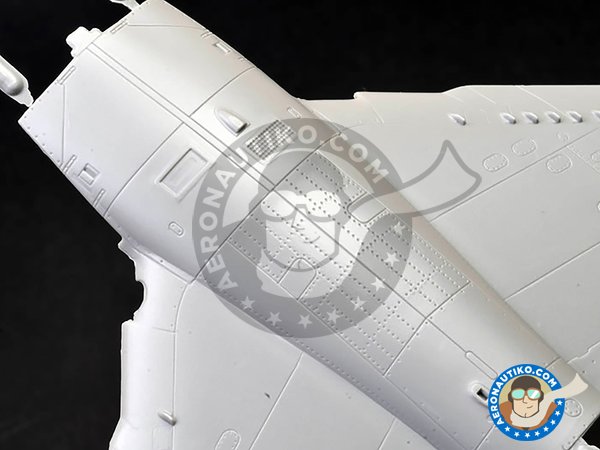 Image 2: British Aerospace Sea Harrier FA2 | Airplane kit in 1/48 scale manufactured by Kinetic Model Kits (ref. K48041)