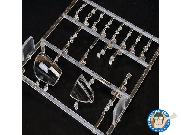 Image 7: British Aerospace Sea Harrier FA2 | Airplane kit in 1/48 scale manufactured by Kinetic Model Kits (ref. K48041)