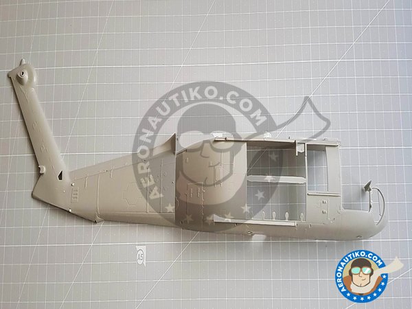Image 4: MH-60L Blackhawk | Maqueta de Helicóptero en escala 1/35 fabricado por Kitty Hawk (ref. KH50005)