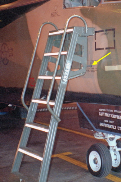 Image 3: General Dynamics F-111 Aardvark - Access ladder - Scale 1/72 | Ladder in 1/72 scale manufactured by RESKIT (ref. RSU72-0191)